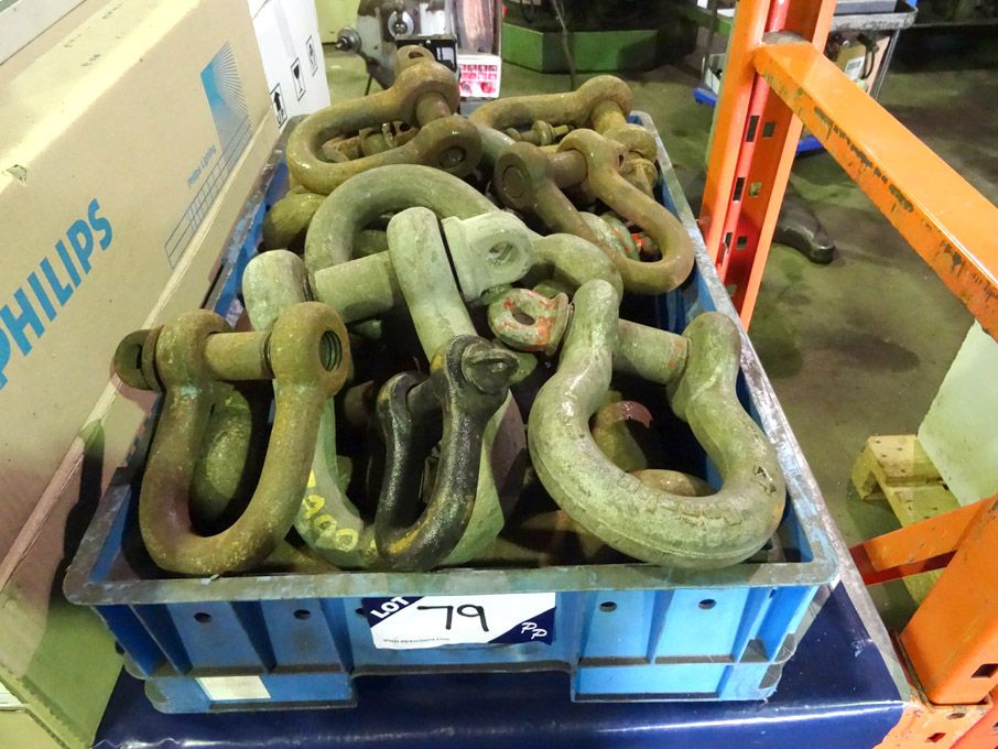 Qty various sized lifting shackles  - lot located...
