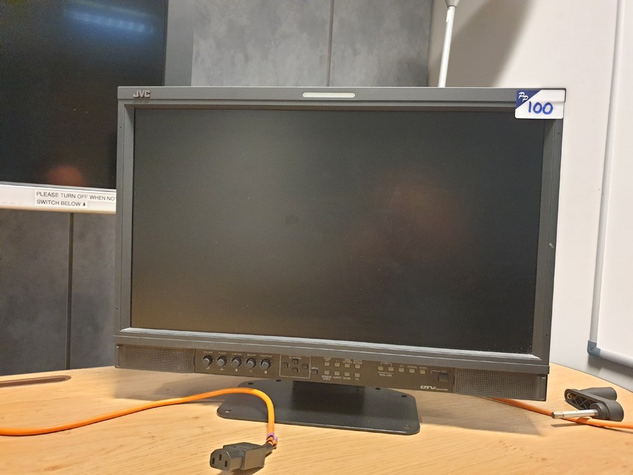 JVC DTV21G11 multi format LCD monitor on stand