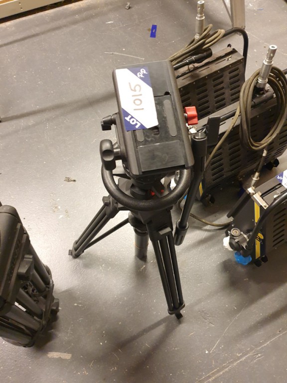 AMEND: Satcher DV12 TB camera tripod