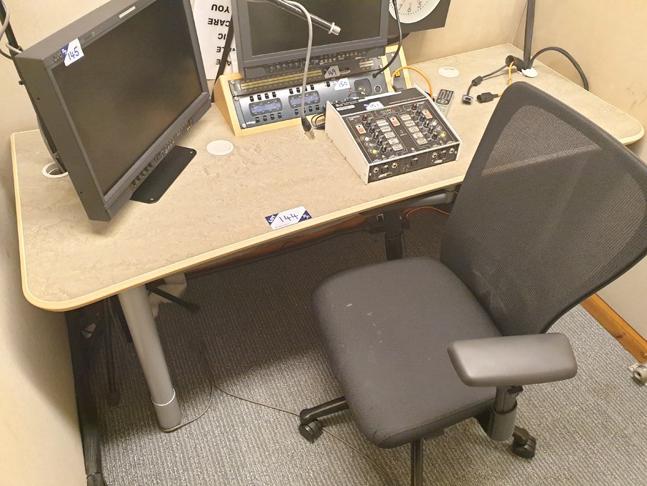 Custom Consoles 1700x700mm curved studio desk