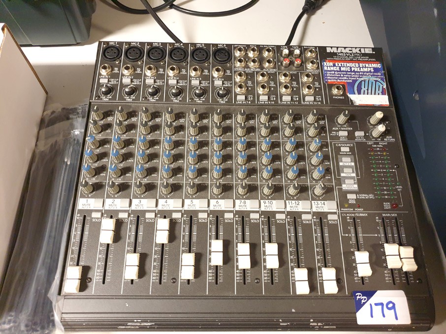Mackie 1402-VLZ Pro 14 channel mic / line mixer wi...