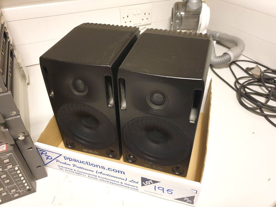 2x Genelec 1029A active monitor speaker
