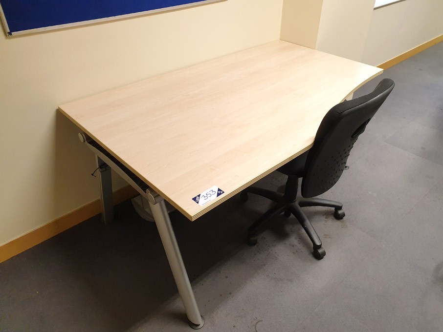 3x maple 1200x1000mm curved desks
