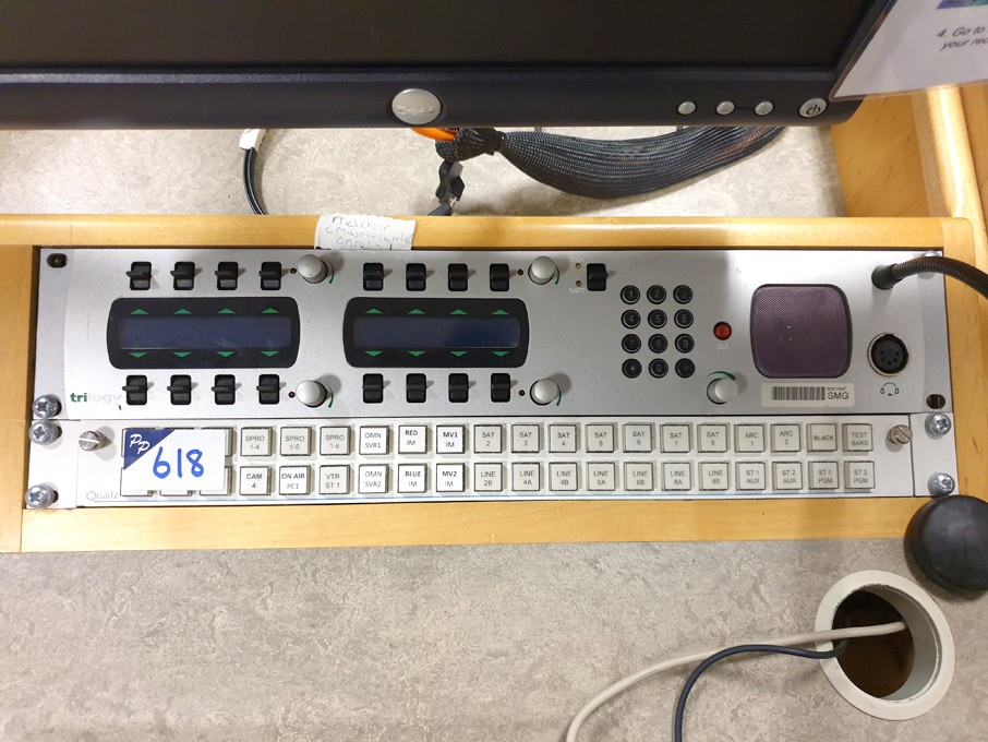 Quartz rack type router