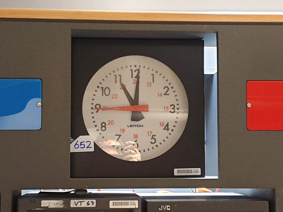 Leitch ADC-5108-L slave studio clock