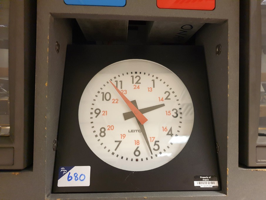 Leitch 8" analogue slave studio clock