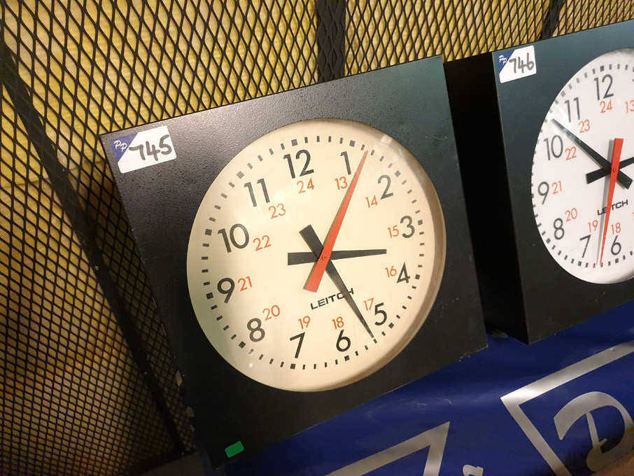 Leitch ADC-5112-L analogue studio clock