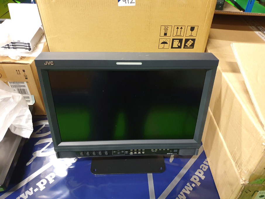 JVC DT-V17G15 LCD multiformat studio monitor (boxe...