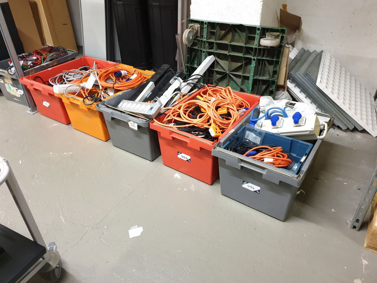 Large Qty various power cables, sockets etc in 5 p...