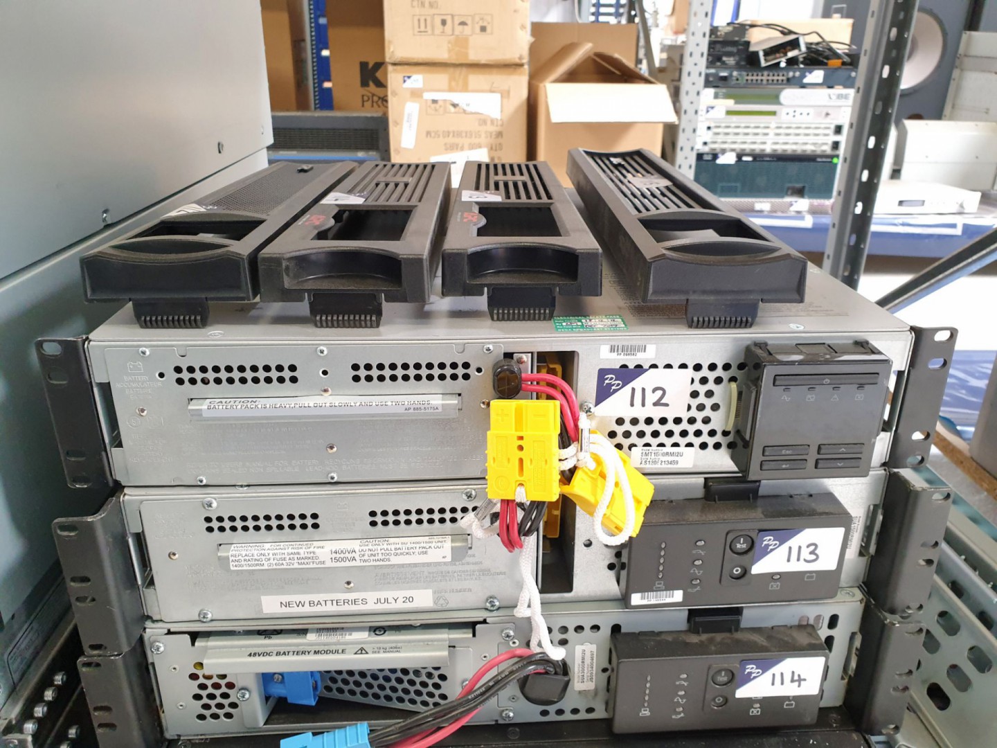 APC SMT1500RM12U rack type UPS