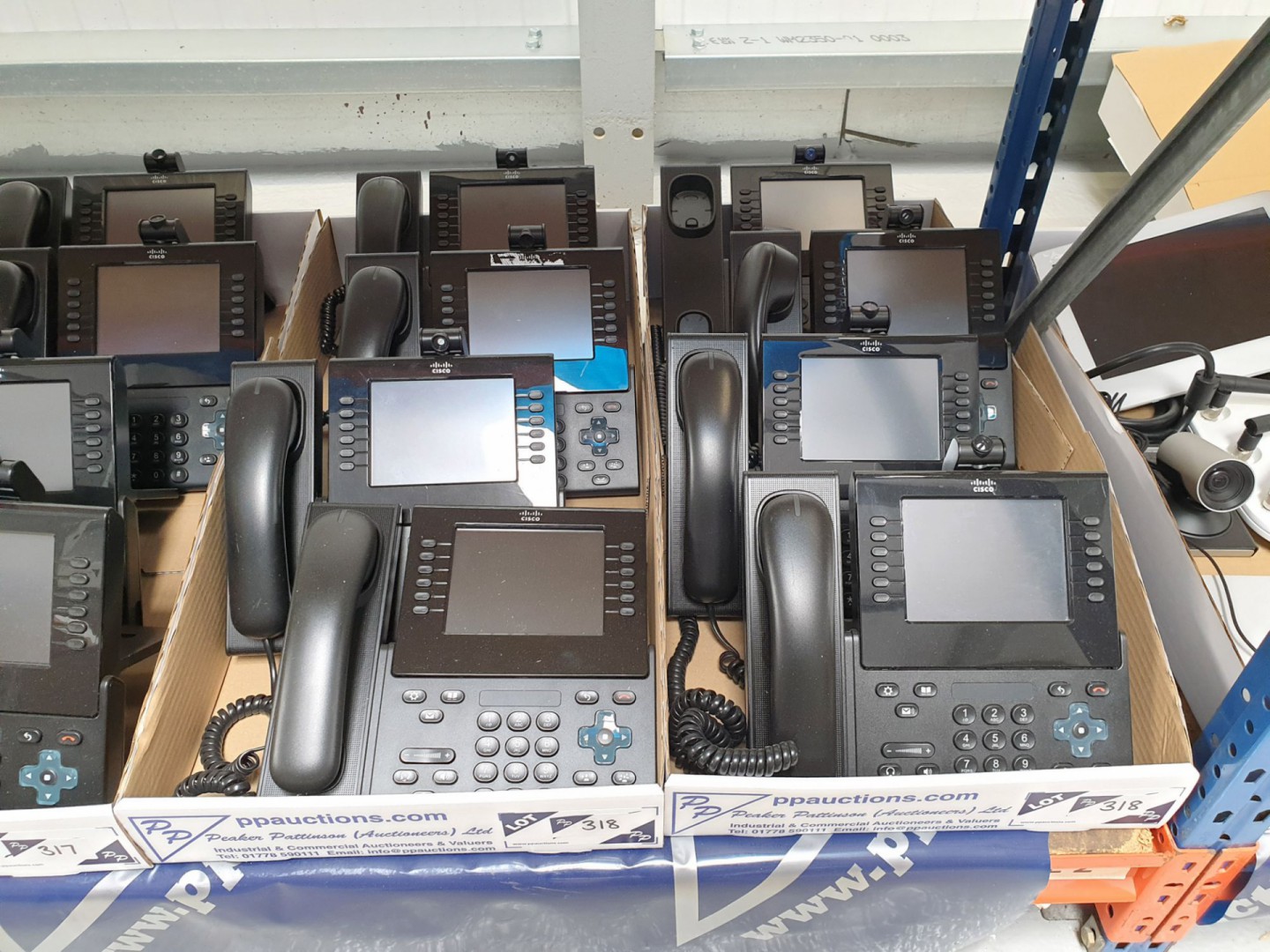 8x Cisco CP-9971 digital UC telephones