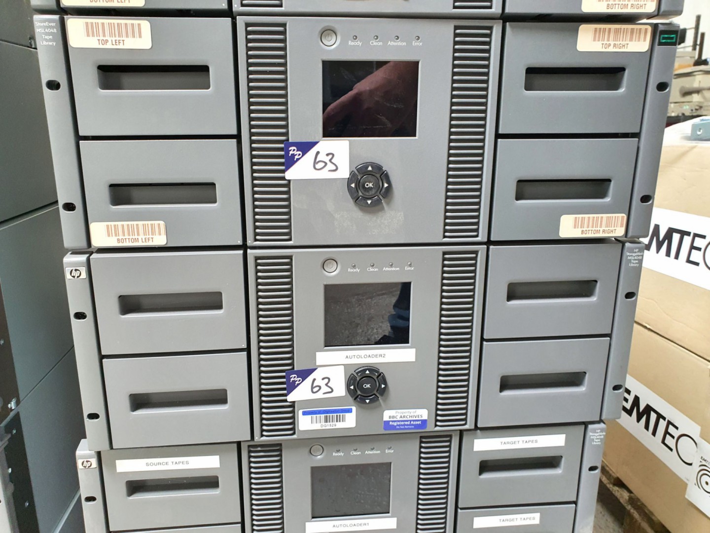 2x HP StoreEver MSL4048 tape library