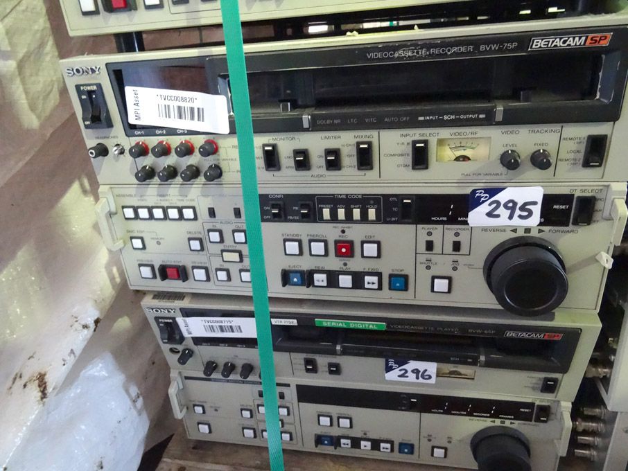 Sony BVW-75P Betacam SP video cassette recorder