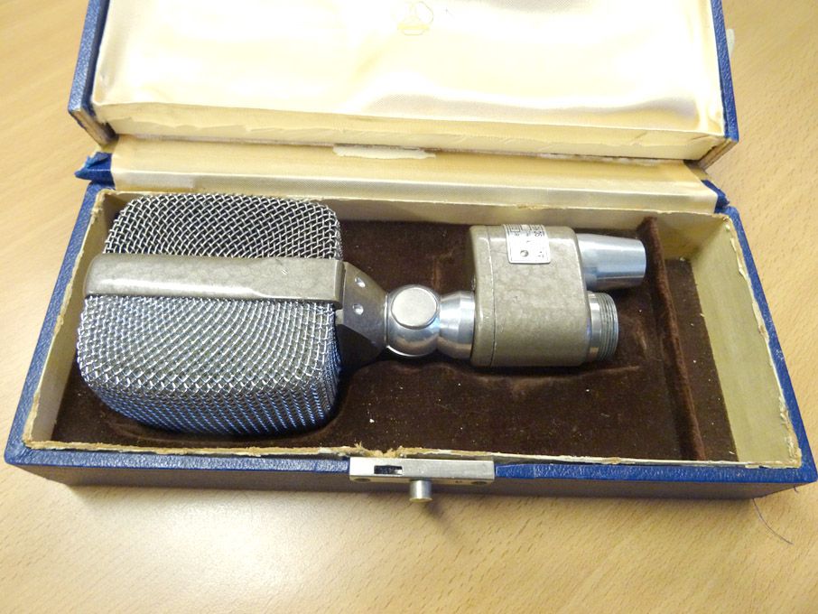 AKG D20 microphone in case (spares or repair)
