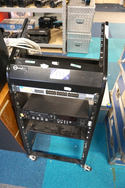 K&M Stands mobile rack with Denon DN-C635 CD / MP3...