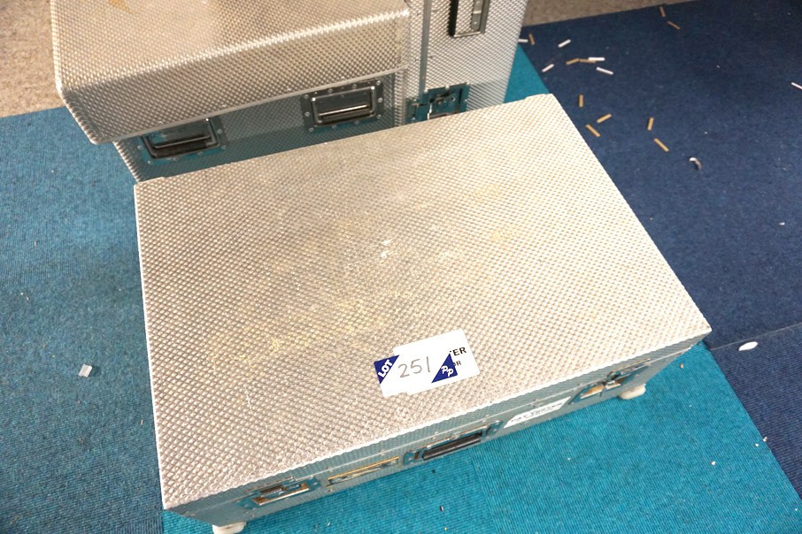 Samcine aluminium flight case, 740x500x260mm