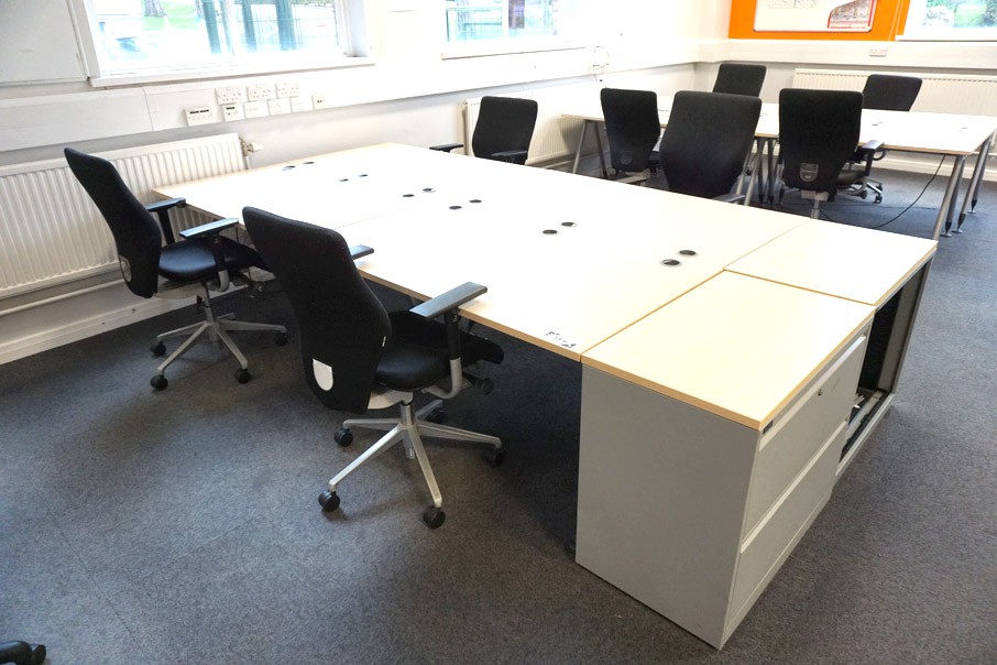 4x BOF maple effect office desks, 1400x800mm with...