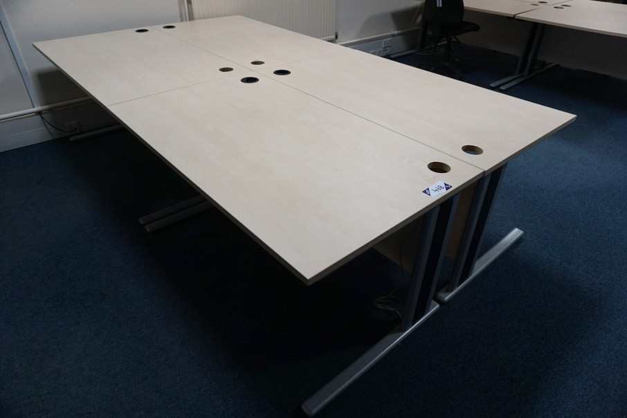 4x BOF maple effect office desks, 1400x800mm