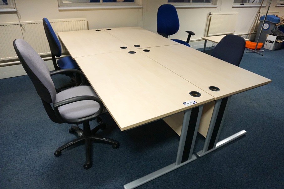 4x BOF maple effect office desks, 1400x800mm
