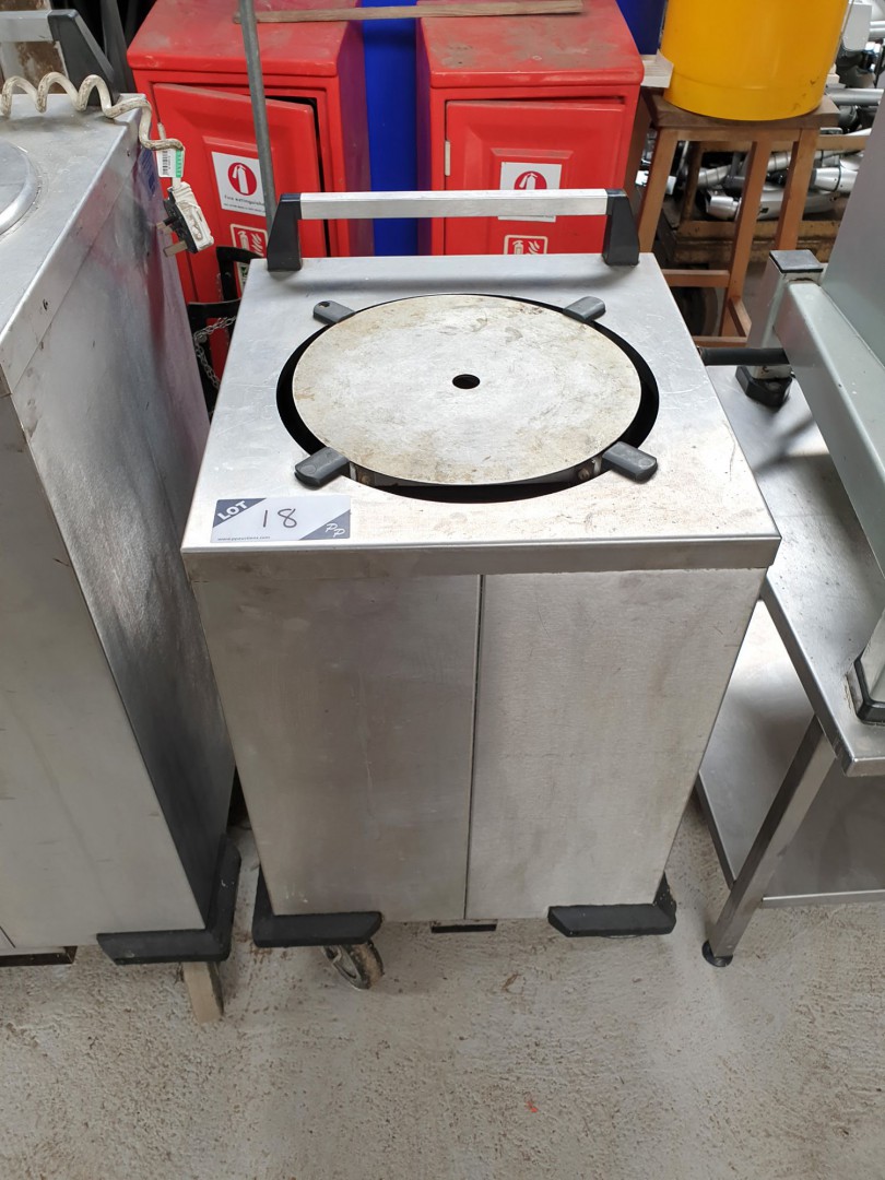 Mobile stainless steel plate warming trolley, 240v