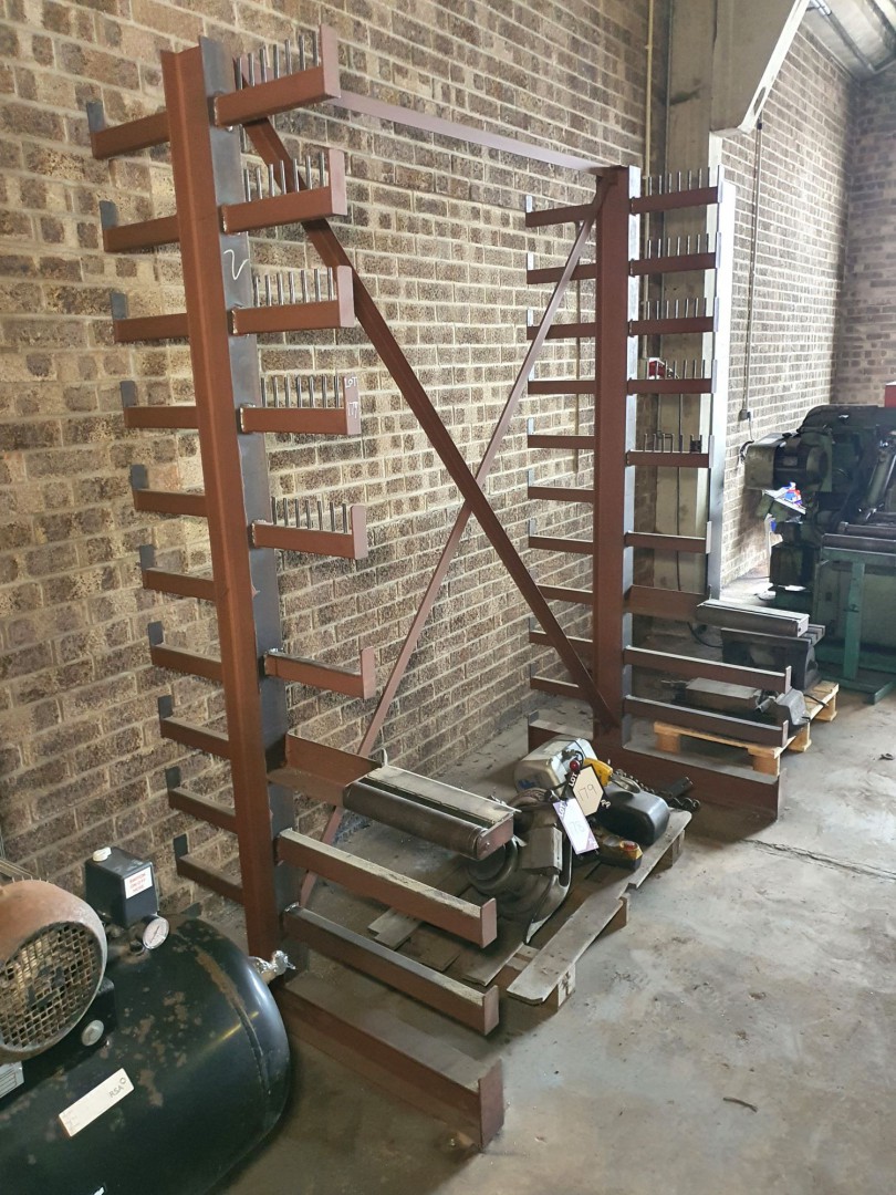 Metal double sided bar rack, fixed shelves