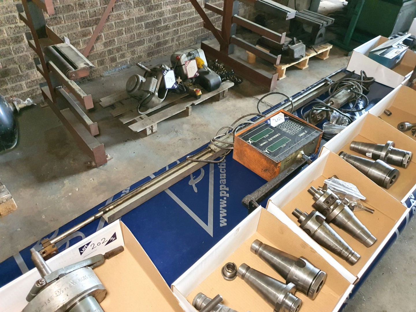 Newall Digipac 4 2 axis DRO with Newall Spherosyn...