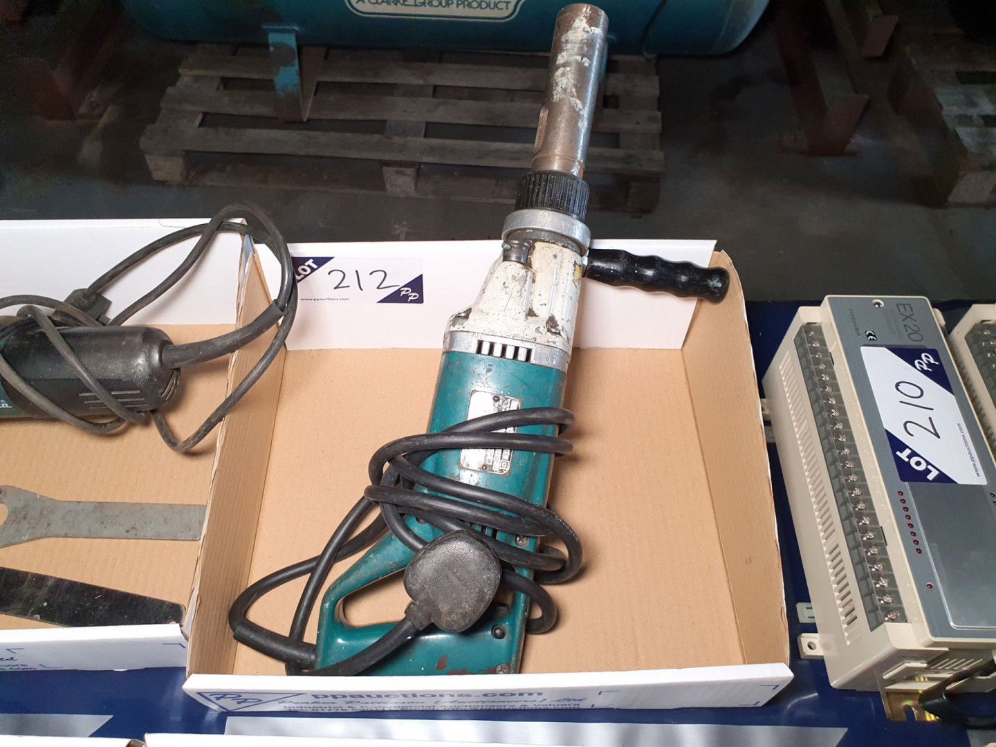 Black & Decker GD104 electric drill, 3 morse taper...