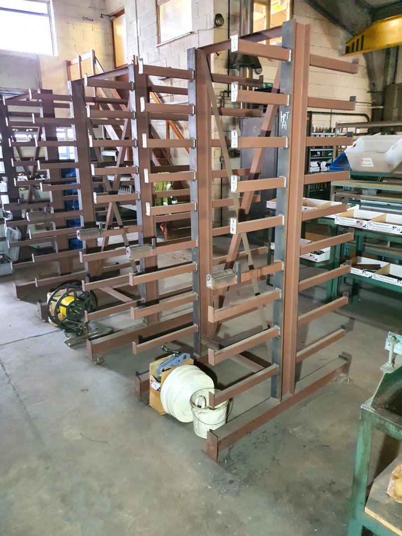 2x metal double sided bar rack, fixed shelves, 800...