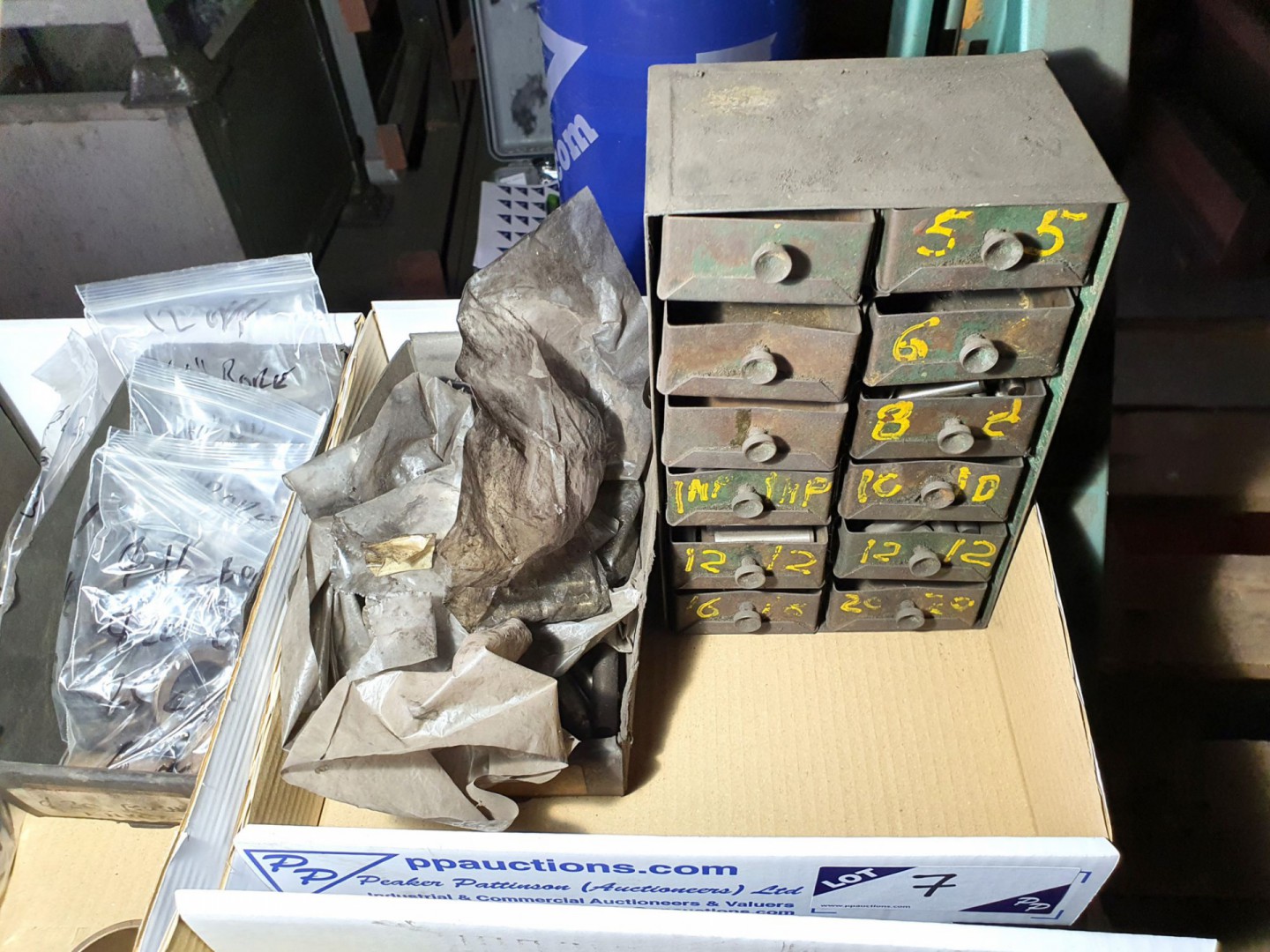 Qty various steels dowels & multi drawer storage c...