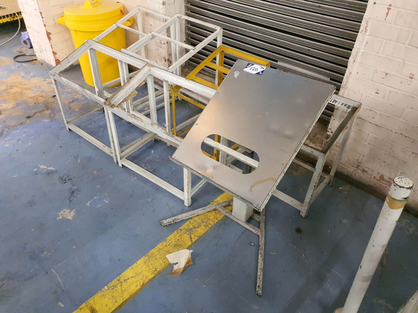 7x various metal production stands