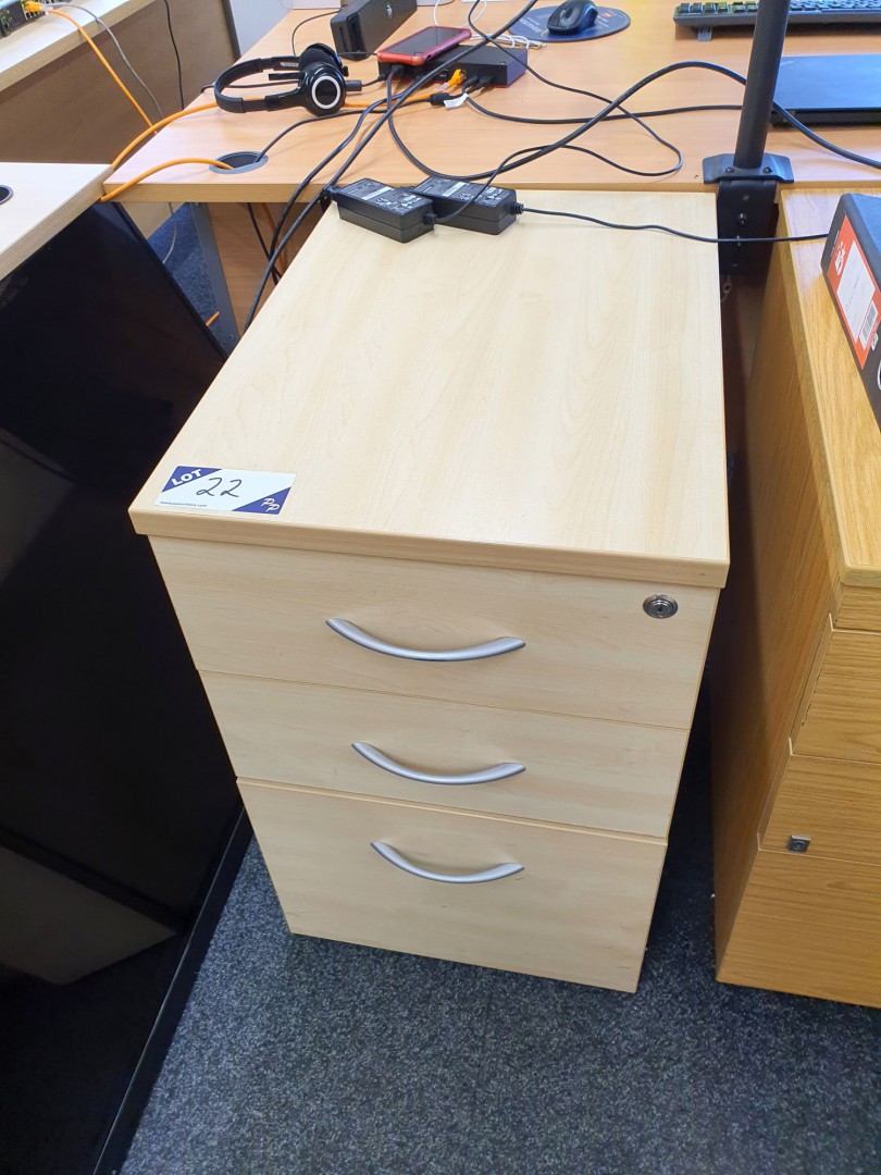 2x beech effect L-shape office desks, 1600x1200mm...