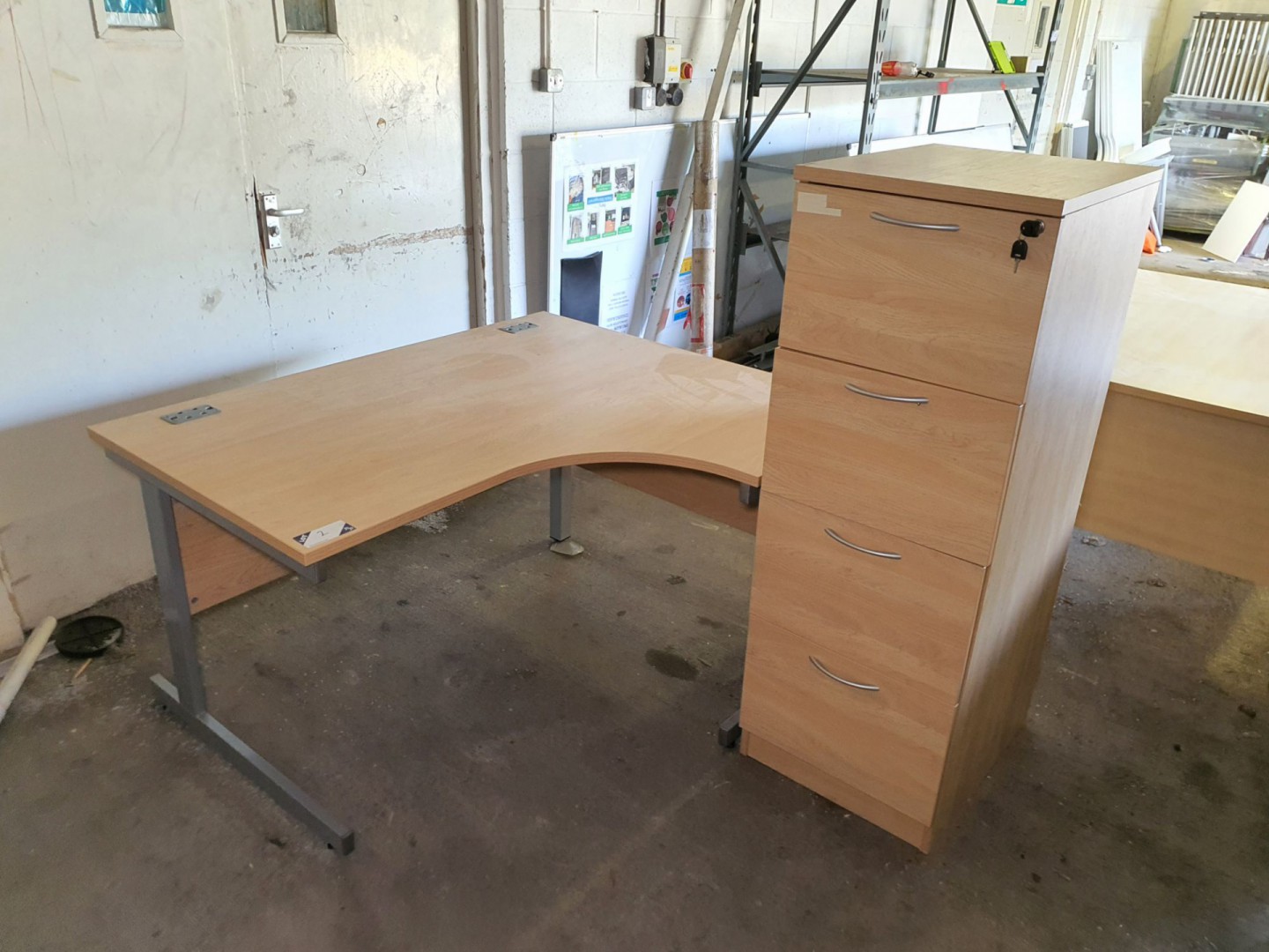 Light oak L-shape office desk, 1400x1200mm with 4...
