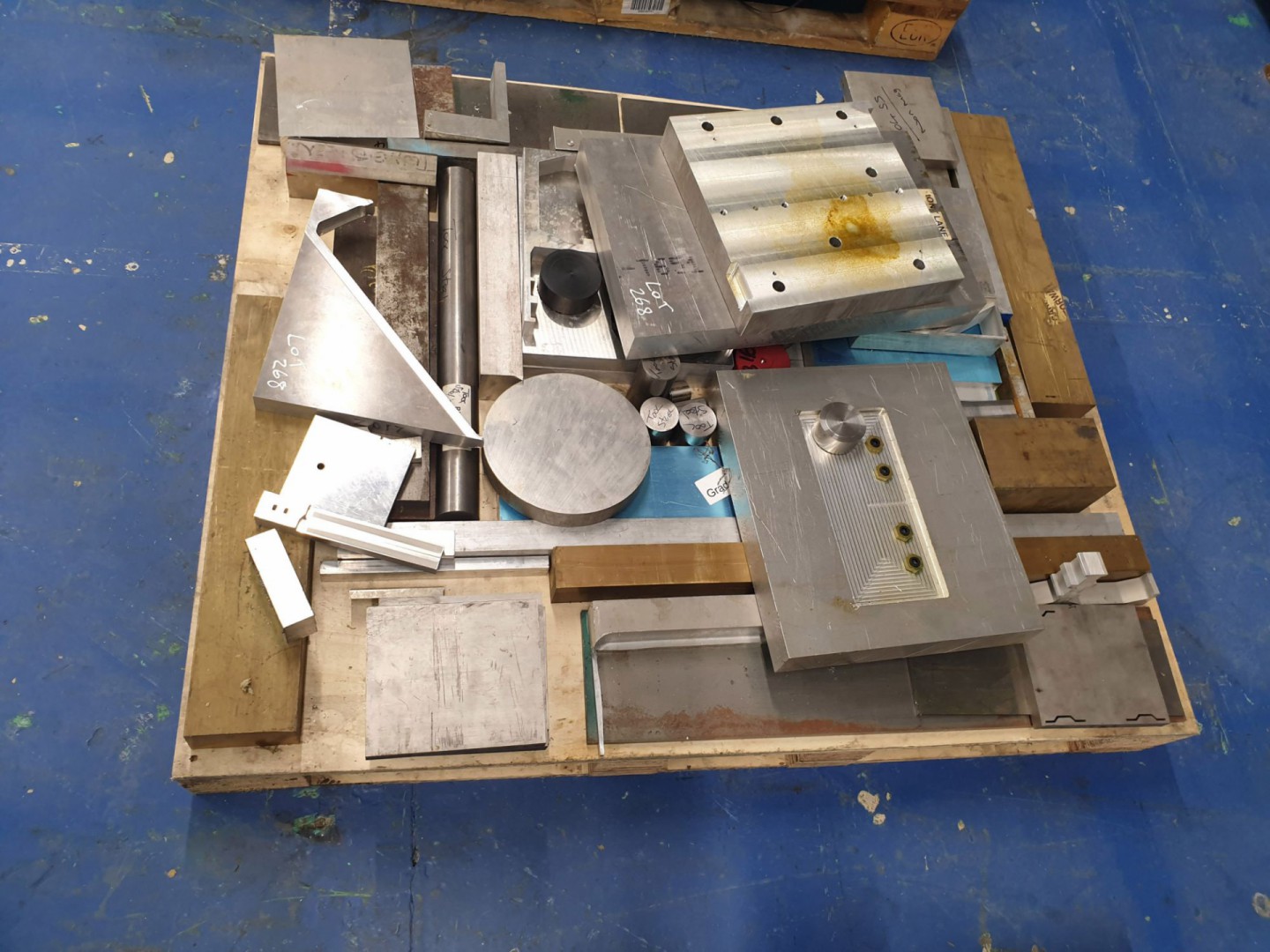 Qty bar stock inc: brass, aluminium, 304 stainles...