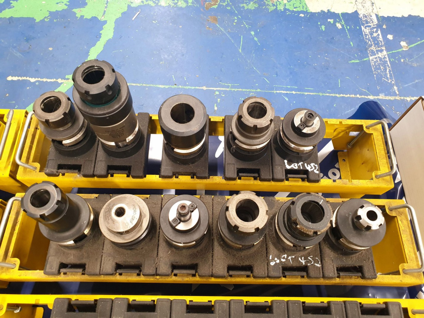 Qty 40 taper tool holders in 2x racks