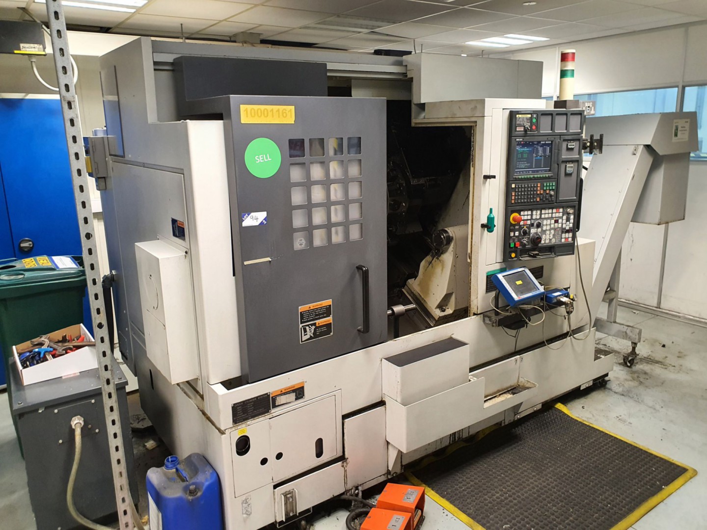 Mori-Seiki NL2000 CNC turning centre, parts catche...