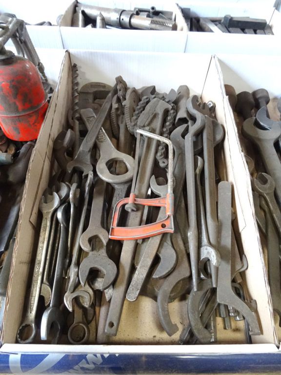 Qty various size spanners