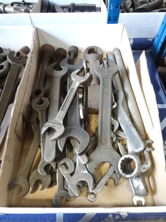 Qty various size spanners