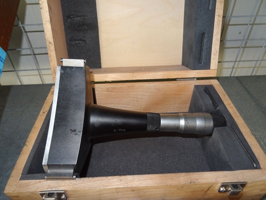 Fowler Bowers bore gauge 6 - 7" in wooden box, Bow...