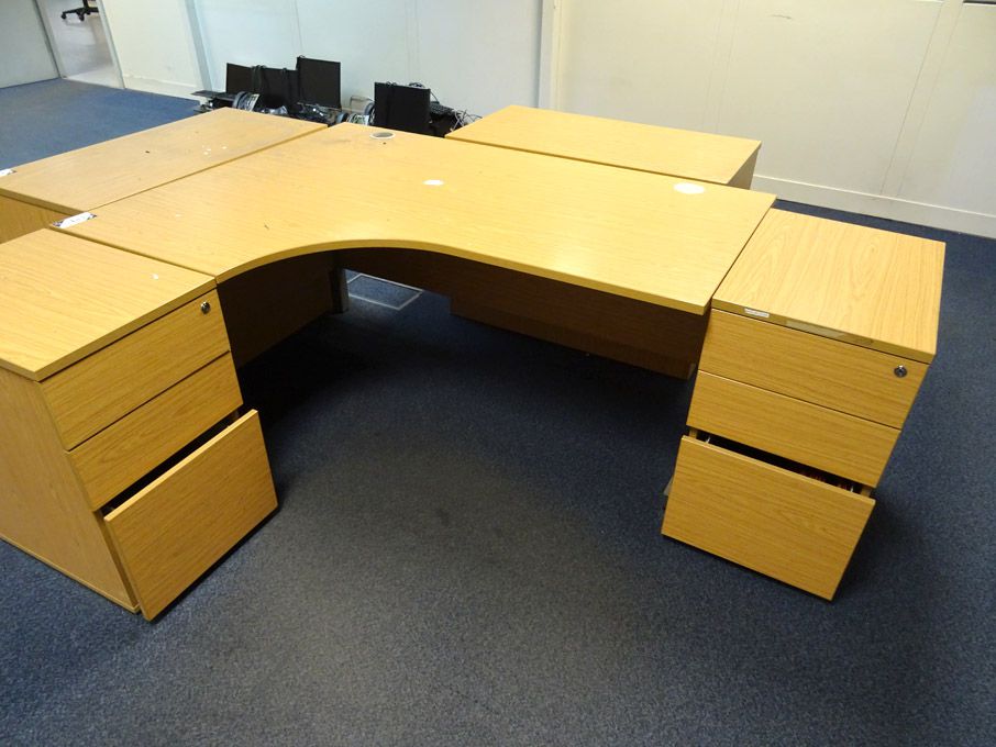 1600x1200mm 'L' shape desk with pedestal unit, 2x...