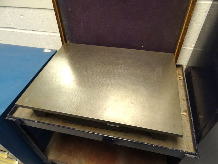 24x18" CI surface plate on stand