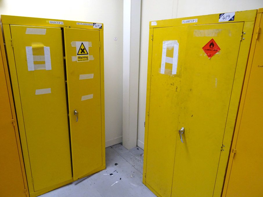 2x 2 door metal flammable storage cupboards, 910x1...