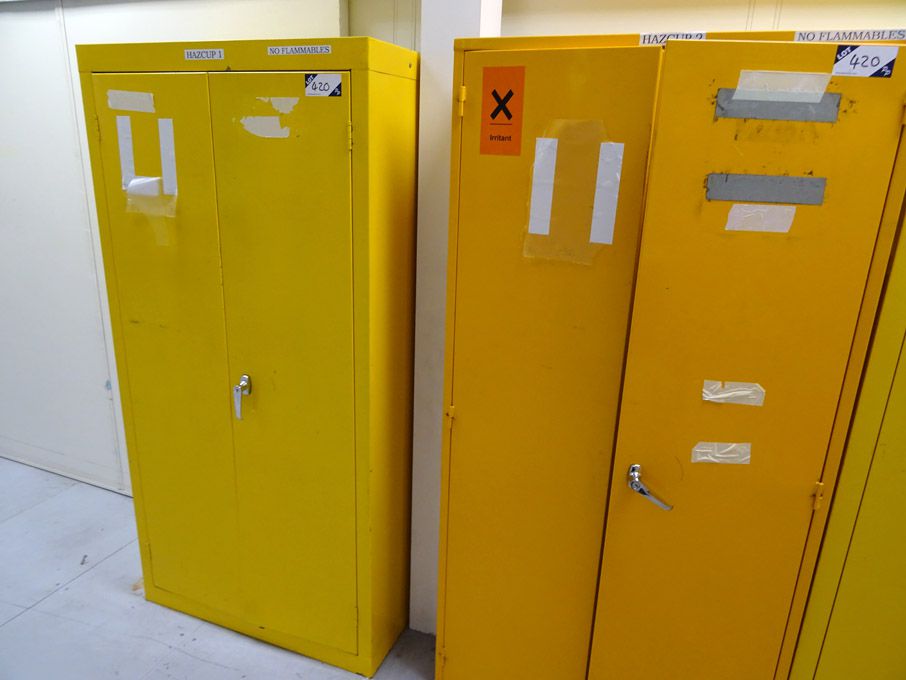 2x 2 door metal flammable storage cupboards, 910x1...