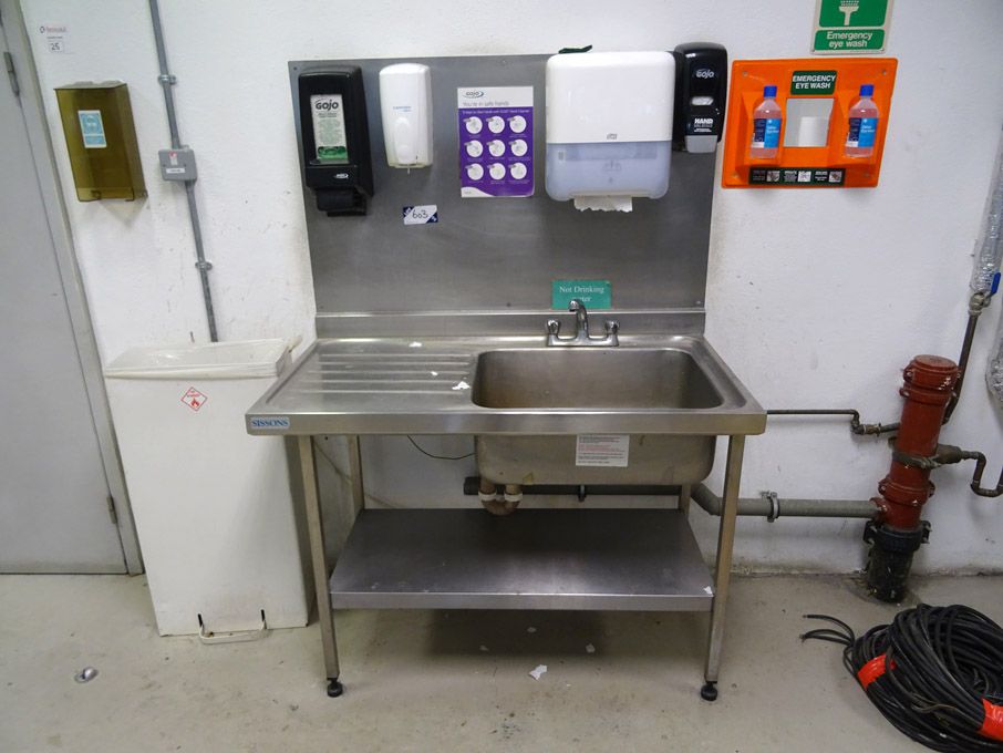 Sissons stainless steel single bowl sink with drai...