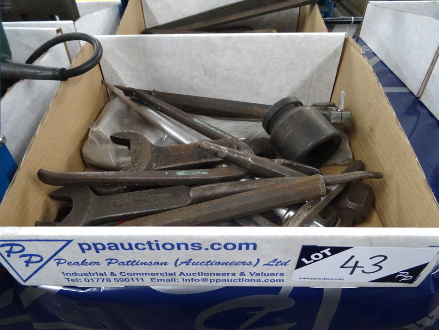 Qty various hand tools inc: spanners, chisels etc