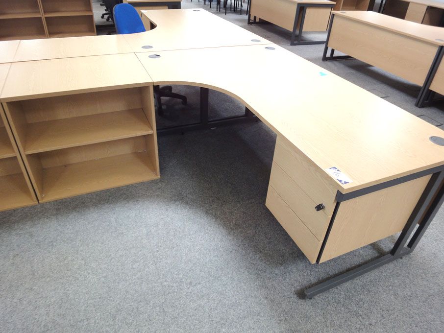 4x light oak 1800x1200mm 'L' shape desk with 3 dra...