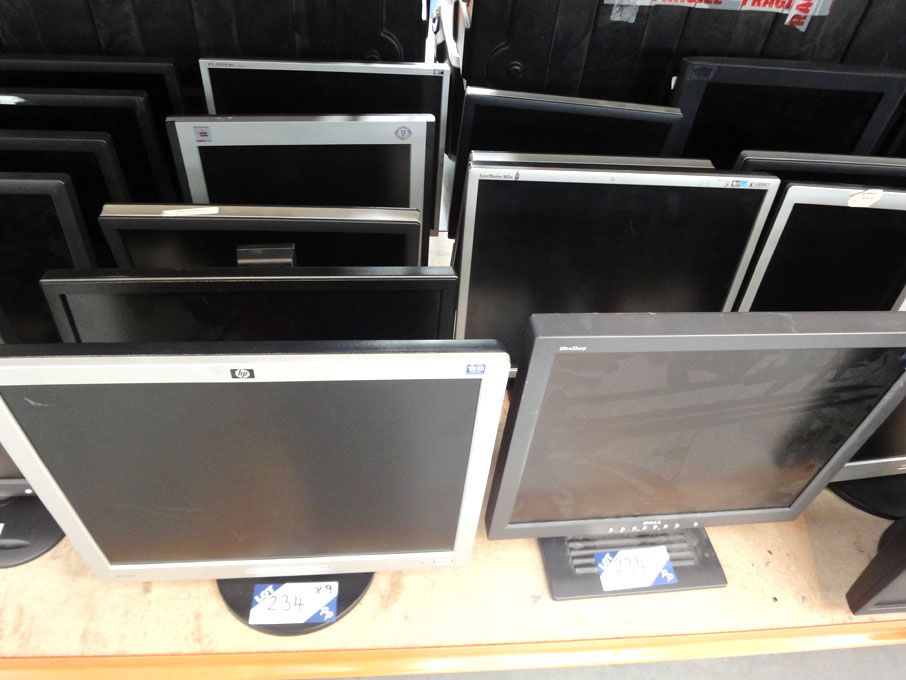 9x various HP, Dell, LG LCD monitors to 19"