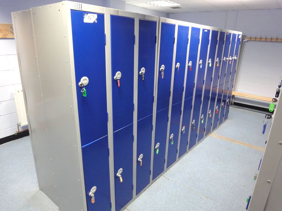 12x Elite twin station grey / blue metal lockers,...
