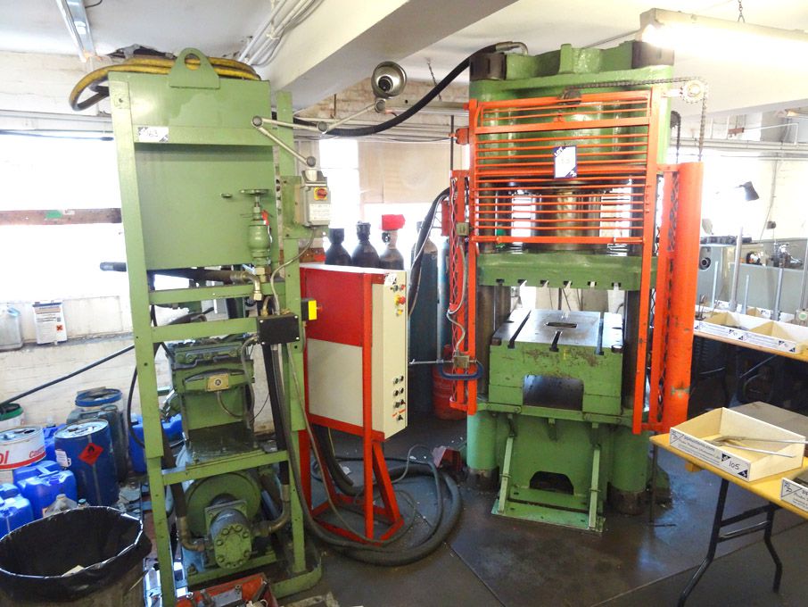 400 ton hydraulic press, 4 column, 960x700mm bed,...