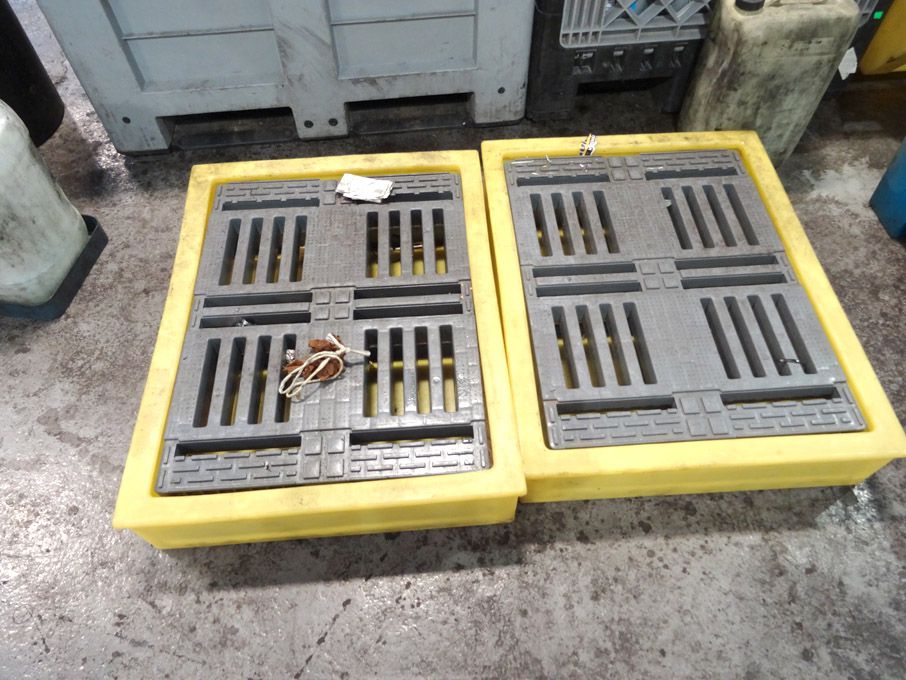 2x plastic oil drip trays, 900x700mm