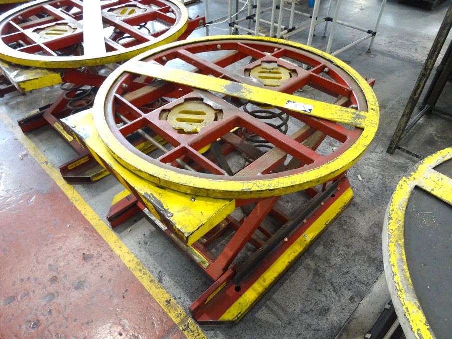 Southwork Handling 2000kg rotary lift tables, 1100...